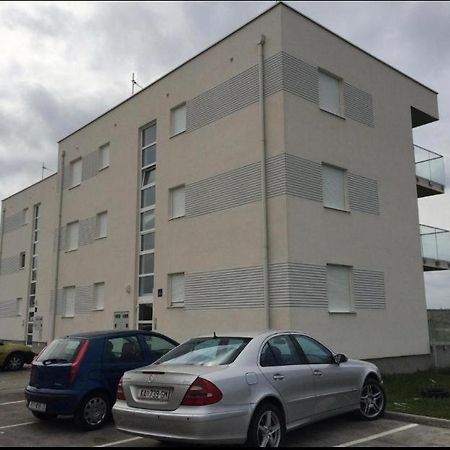 Apartmani Matko Nin Extérieur photo