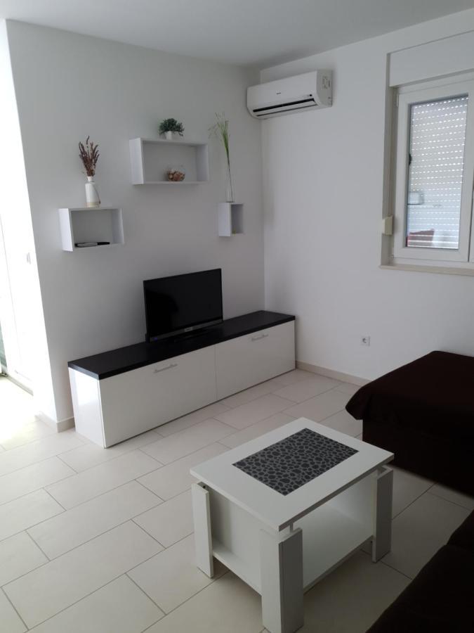 Apartmani Matko Nin Extérieur photo